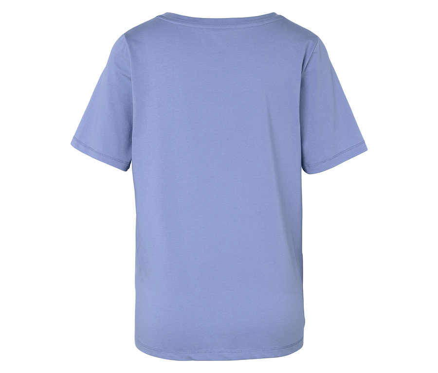 Ein hellblaues Kurzarm-T-Shirt, von hinten fotografiert.