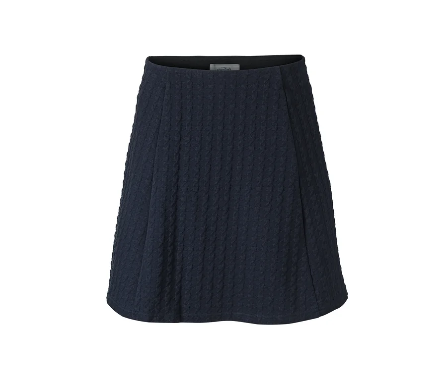 Ein marineblauer Sweatrock vor einem weißen Hintergrund.