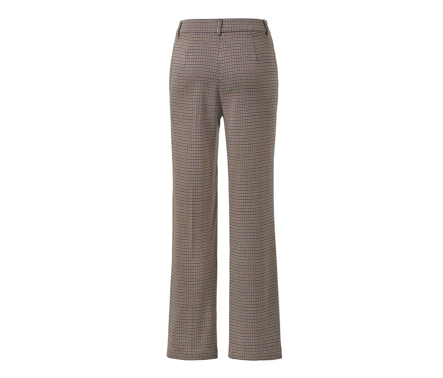 Nahaufnahme der Komfort-Jacquardhose mit braun-blauem Muster.