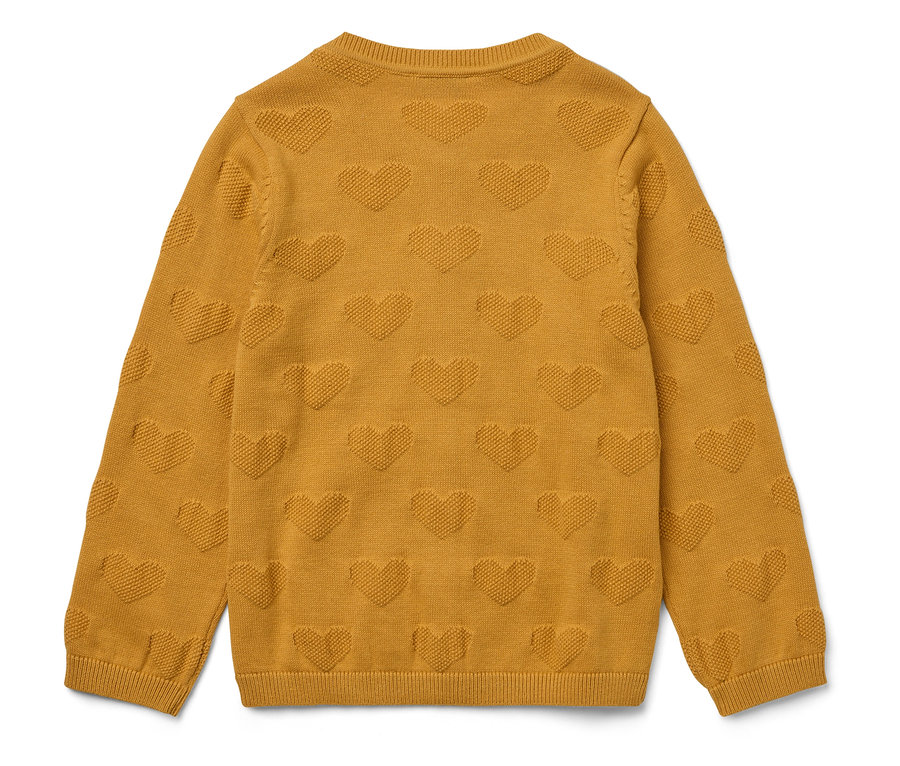 Detailaufnahme eines gelben Pullovers mit erhabenem Herzmuster.