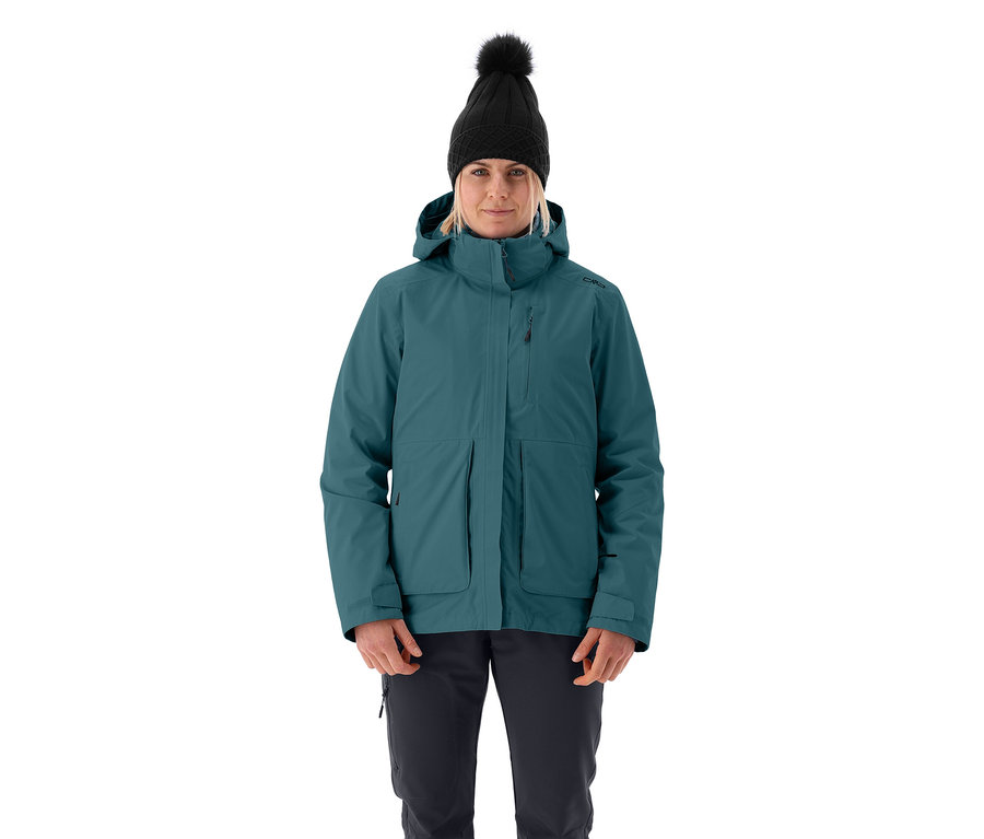Frau trägt eine CMP Damen-Multifunktionsjacke und eine schwarze Mütze.