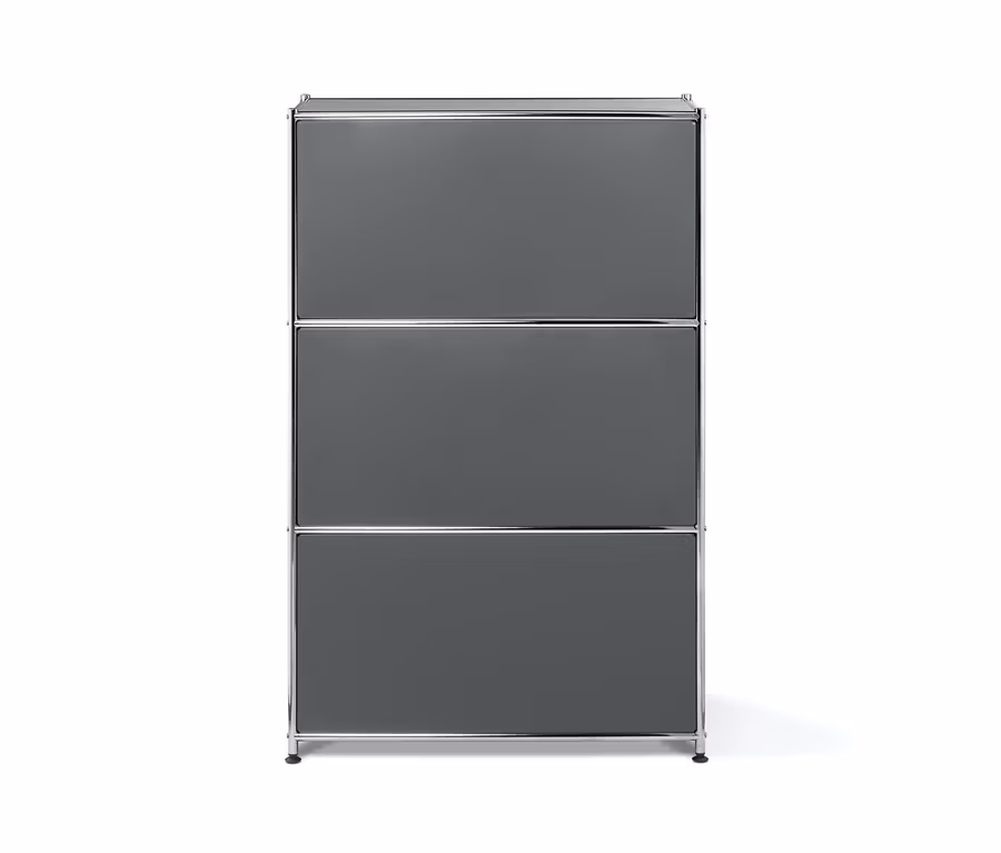 Graues Metallregal mit 2 versetzbaren Klappenfächern.