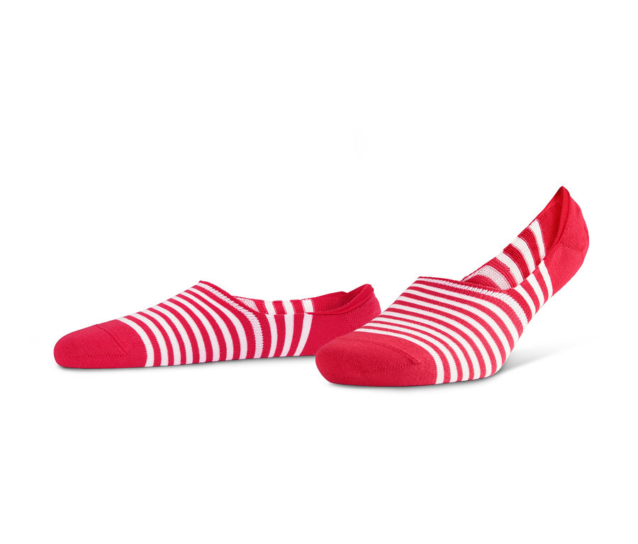 Zwei Paar rote Sneaker-Füßlinge mit weißen Streifen.