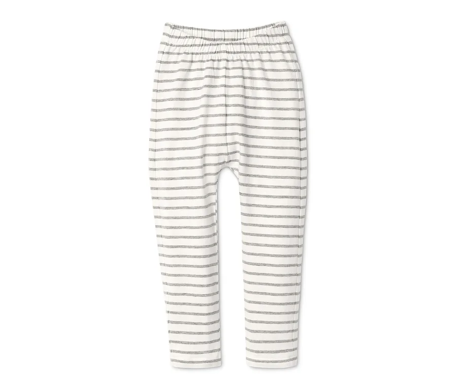 Gestreifte Babyhose aus Bio-Baumwolle.