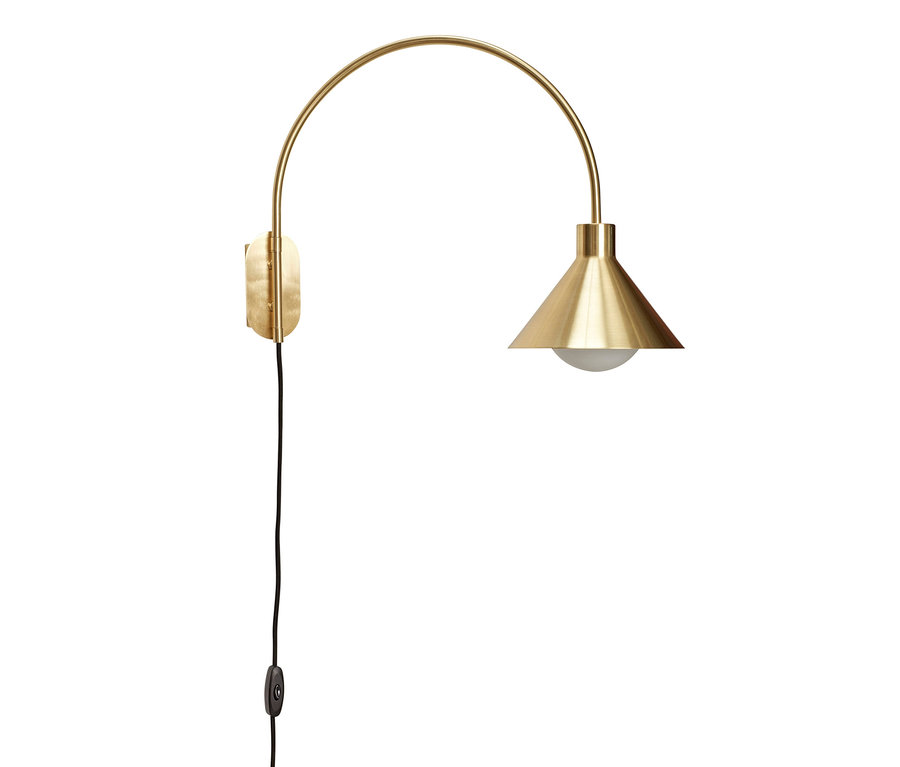 Goldene Hübsch Wandleuchte »Pipe« mit schwarzem Kabel.