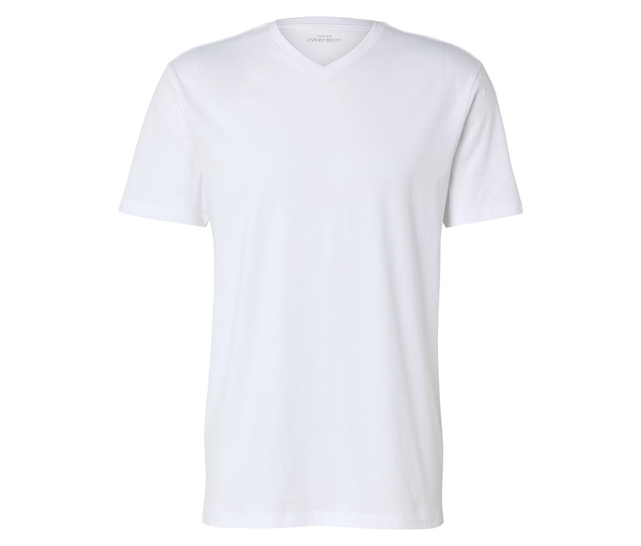 Weißes T-Shirt mit V-Ausschnitt liegt auf einem weißen Hintergrund.