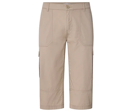 Beige Cargo-Bermuda in 3/4-Länge mit Taschen und Knopfverschluss.