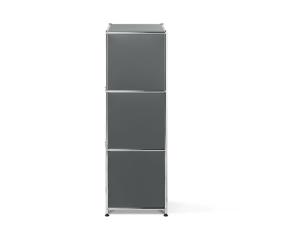 Graues Metall-Regal mit 2 versetzbaren Klappenfächern.