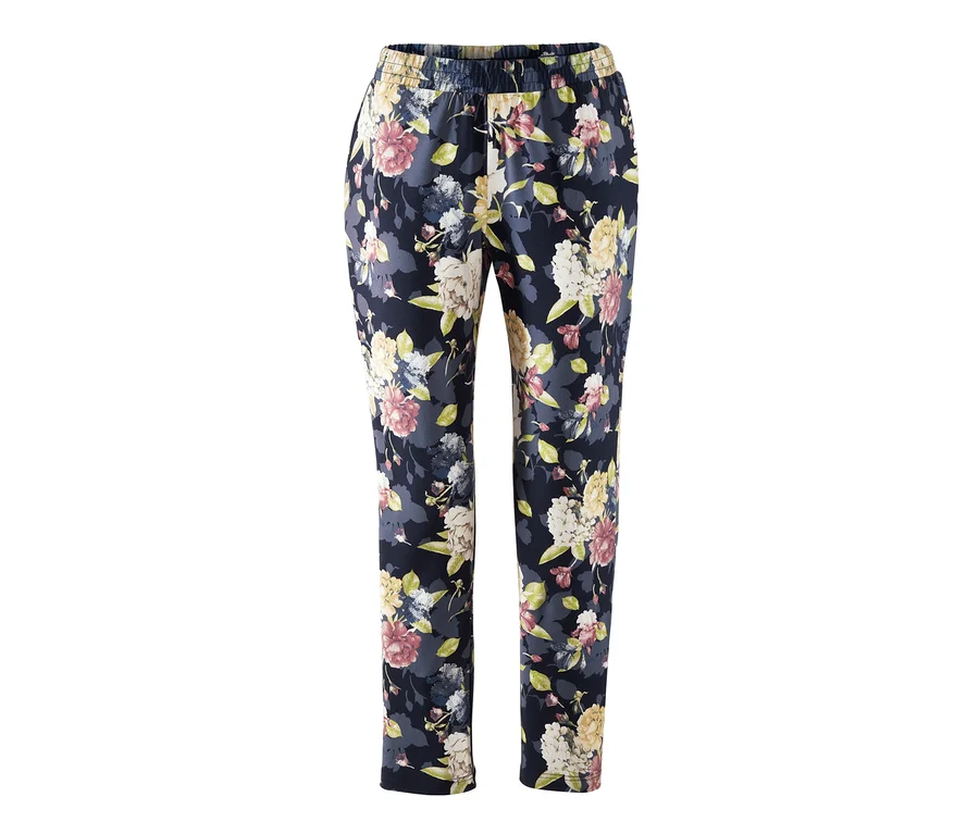 Pyjamahose mit Blumenmuster.