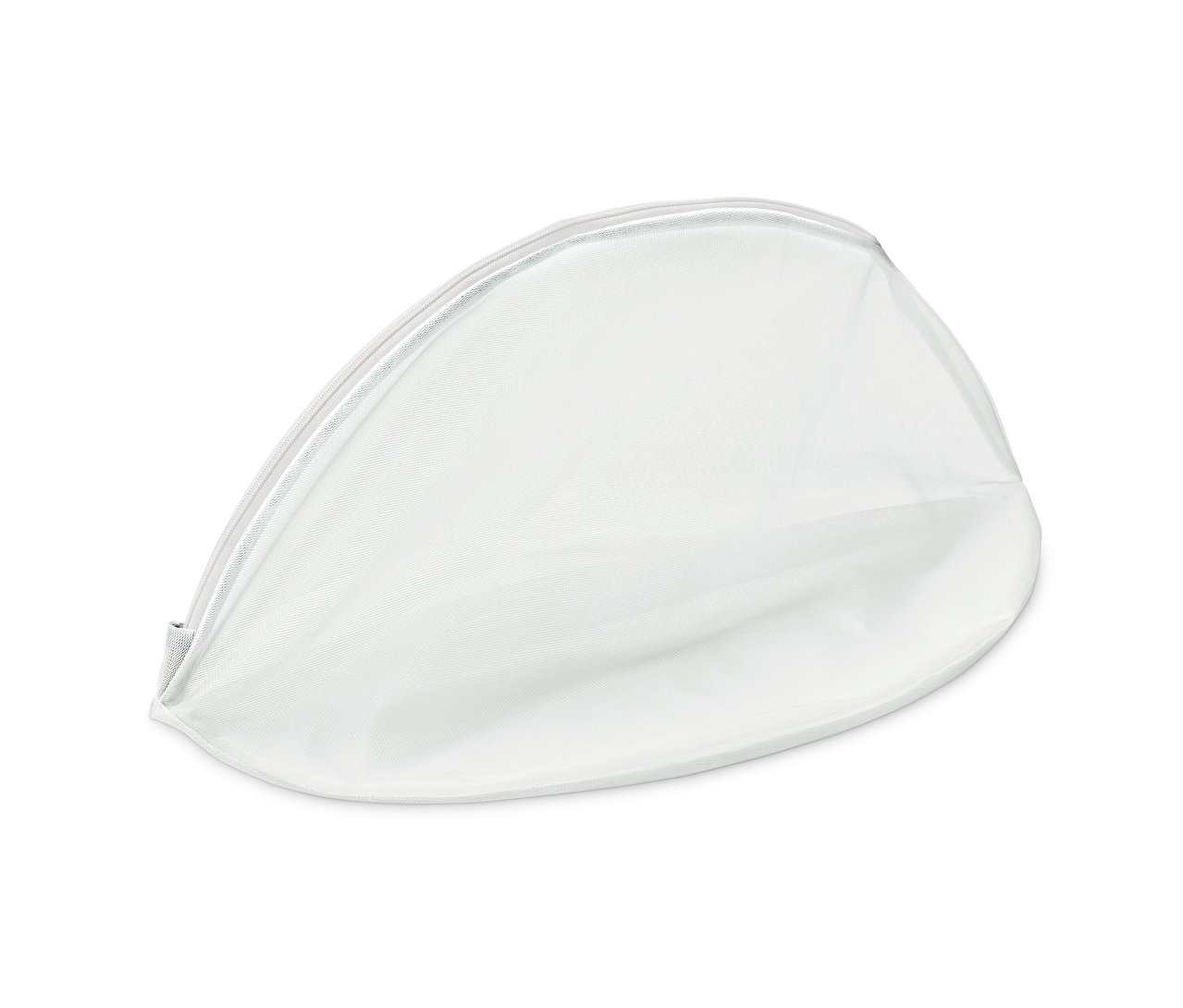 Ein einzelnes, weißes Wäschenetz.