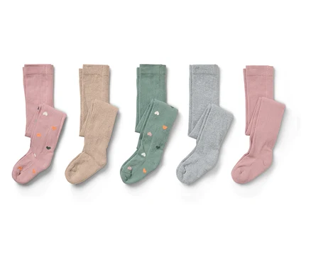 Fünf Kinderstrumpfhosen in verschiedenen Farben (rosa, beige, grün, grau und rosa) nebeneinander gefaltet.