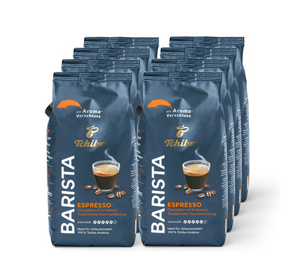 Eine Reihe blauer Packungen Tchibo Barista Espresso Kaffee mit einem Bild einer Tasse Espresso und Kaffeebohnen.