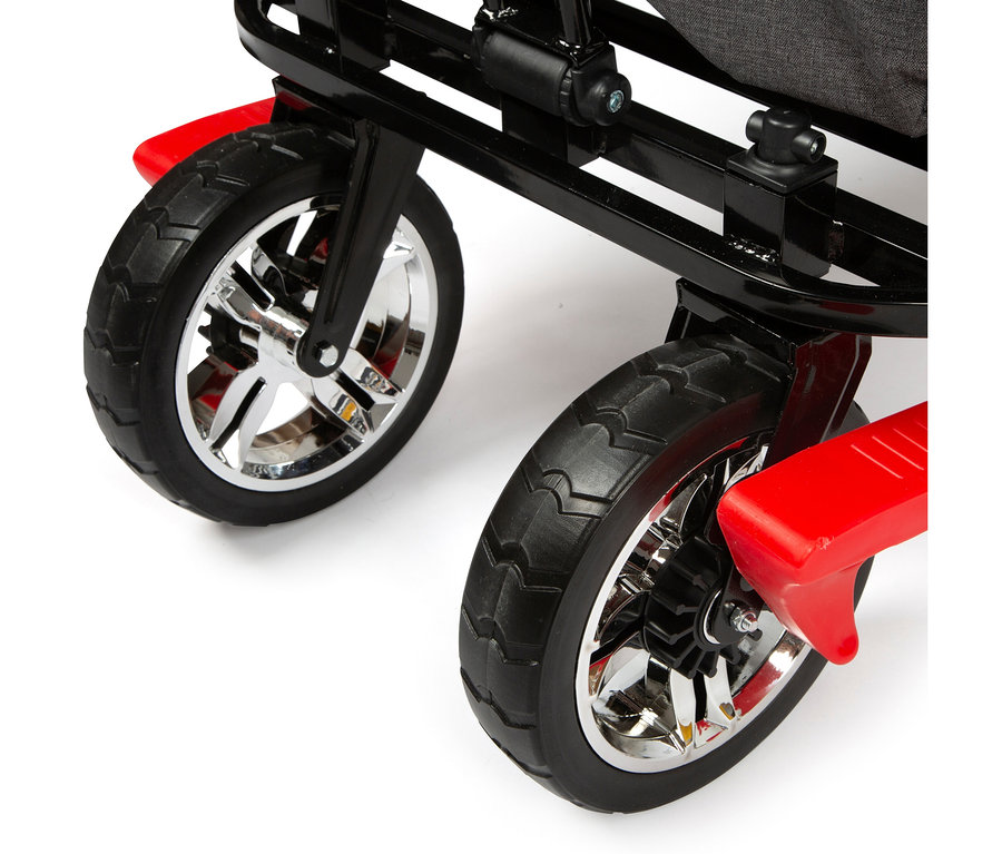 Detailaufnahme der Räder mit roten Bremsen des small foot Bollerwagens mit Dach und Regencover.