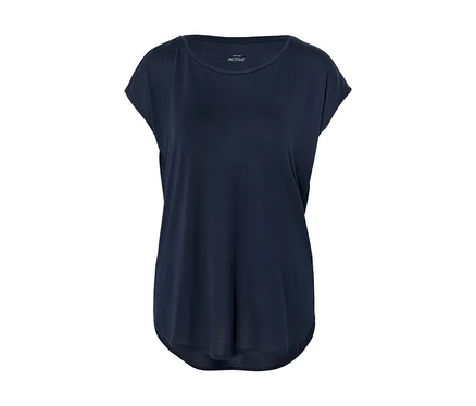 Dunkelblaues T-Shirt auf weißem Hintergrund.