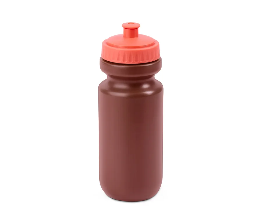 Braune Trinkflasche mit korallfarbenem Verschluss.