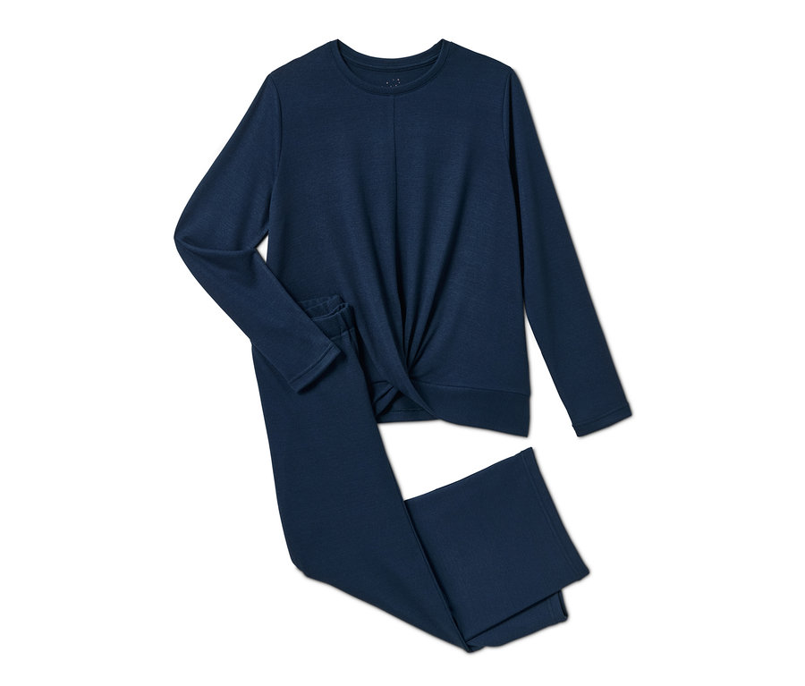 Marineblauer Lounge-Kombi, bestehend aus einem langärmeligen Oberteil und einer Hose.