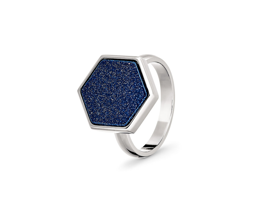 Silberner Ring Sternenhimmel mit sechseckigem blauem Stein.