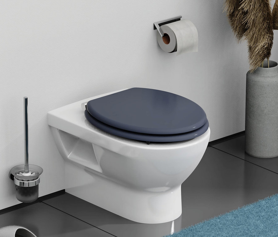 Weiße Toilette mit blauem MDF WC-Sitz, Spirit.