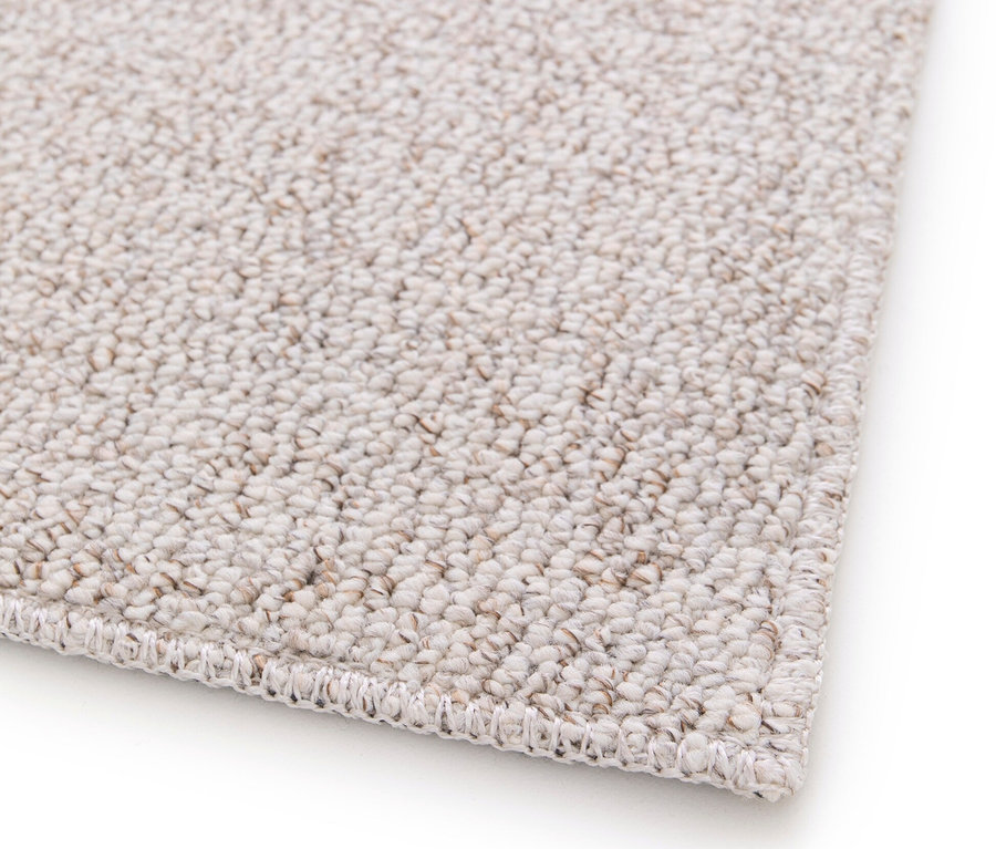 Detailansicht eines creme-anthrazitfarbenen Teppichs "Daisy".