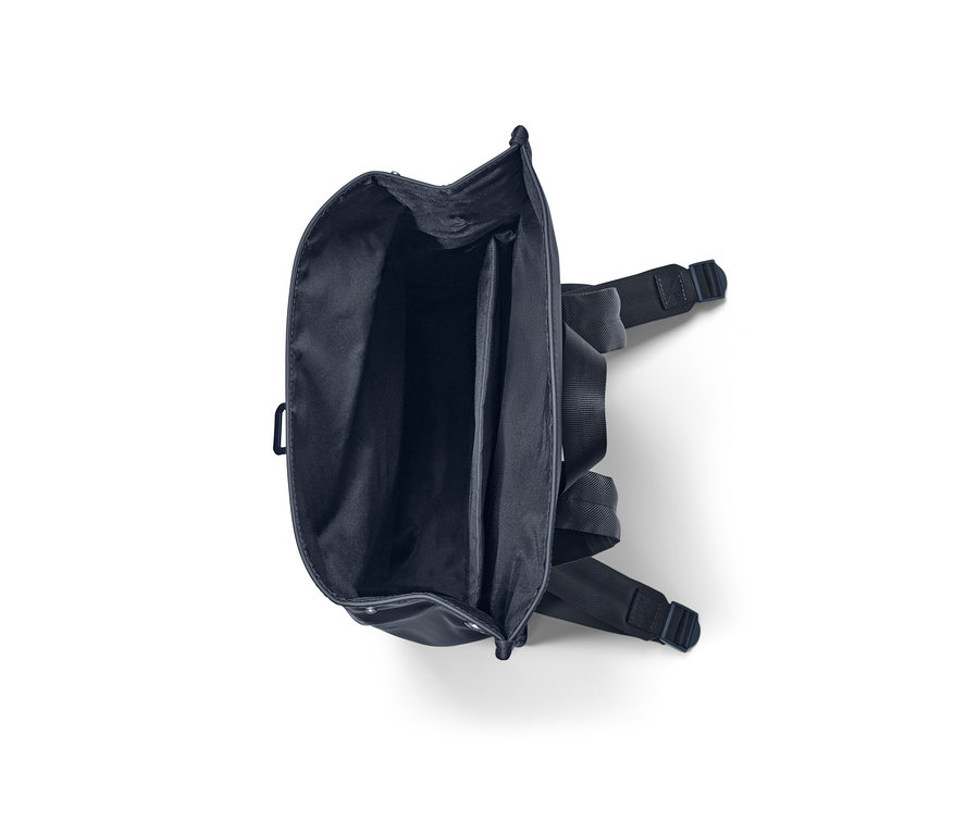 Geöffneter Regenrucksack.