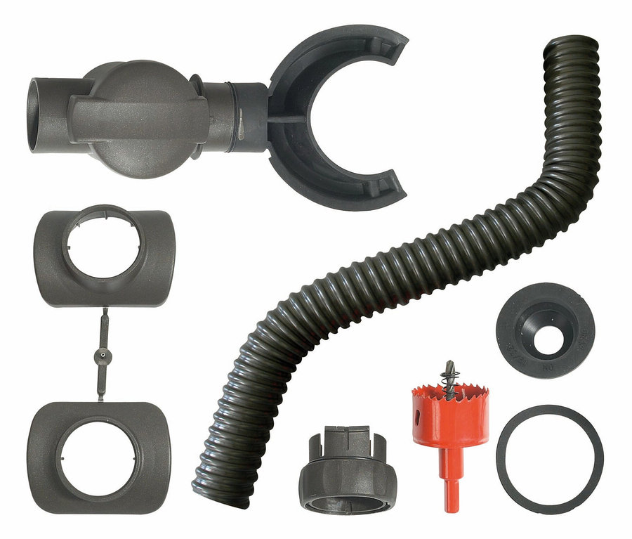 Verschiedene graue und rote Werkzeugteile liegen auf einem weißen Hintergrund.