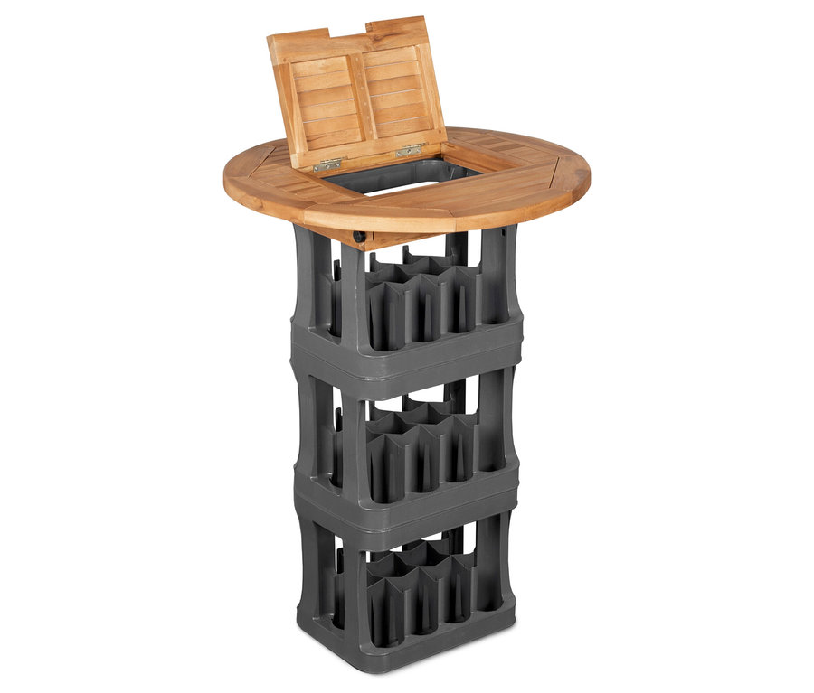 deVries Teak-Tischplatte für Getränkekisten auf einem Getränkekisten-Turm, Tischplatte teilweise geöffnet.