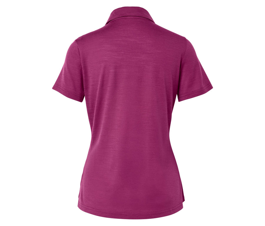 Rückansicht eines einfarbigen, kurzärmeligen Poloshirts in Lila.