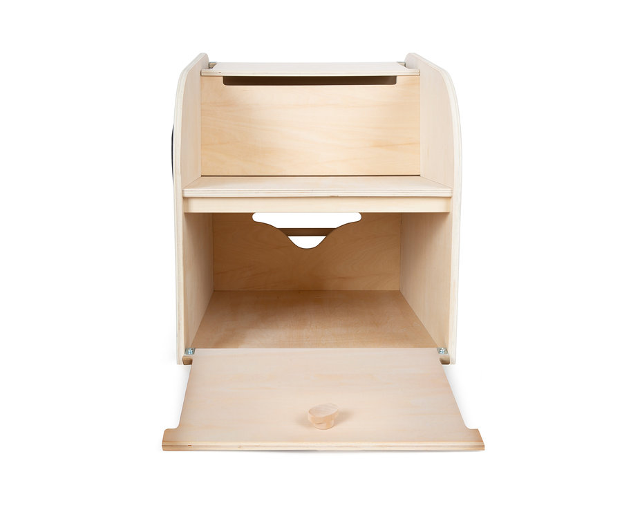 Geöffnete small foot Spielzeugbox Elefant "Wildlife" aus Holz mit Regalen und Schublade.