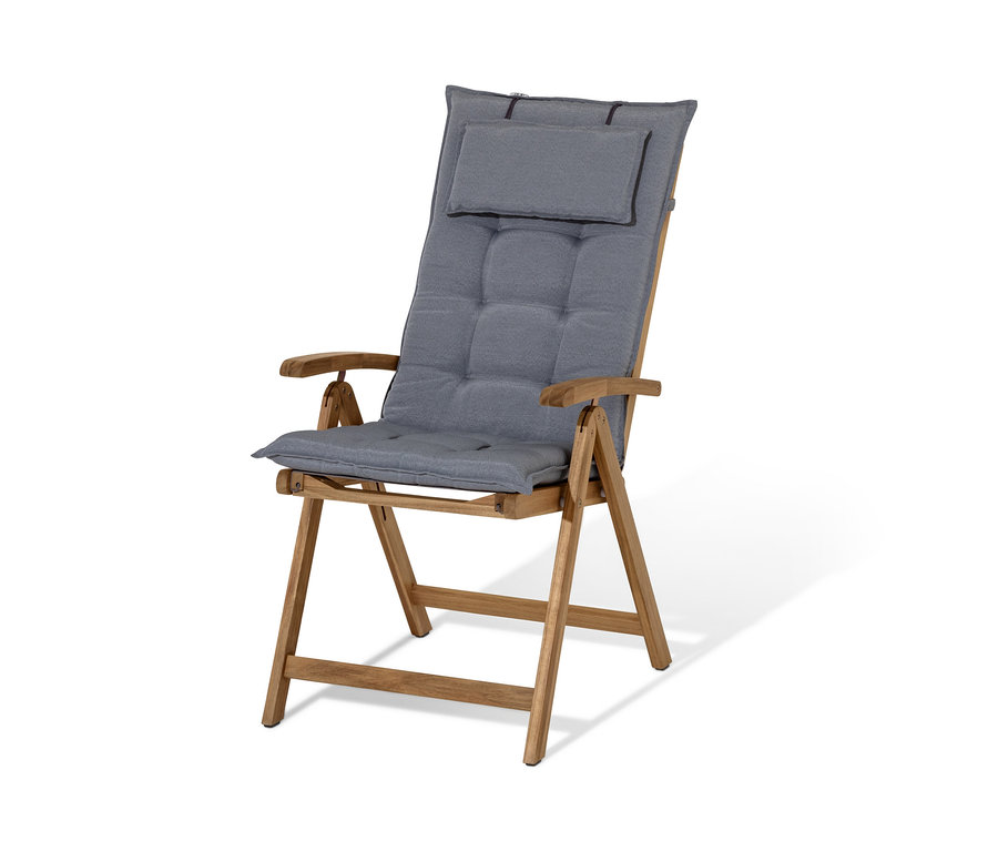 Ein »Lenja« Hochlehner mit verstellbarer Rückenlehne aus Holz und Textil.