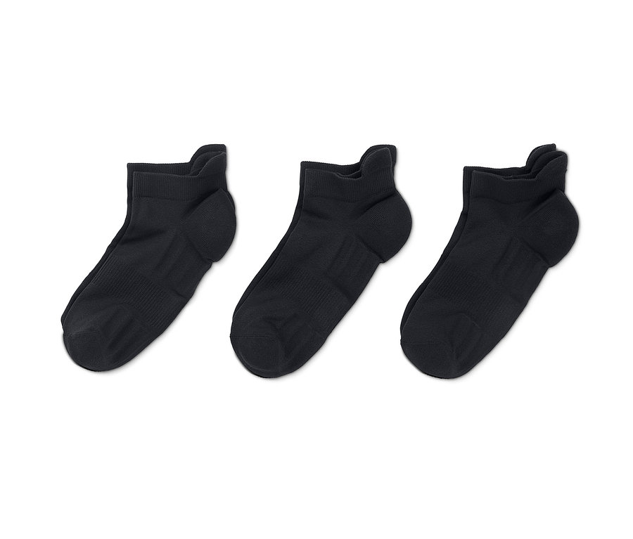 Drei Paar schwarze Unisex-Profi-Laufsocken auf weißem Hintergrund.