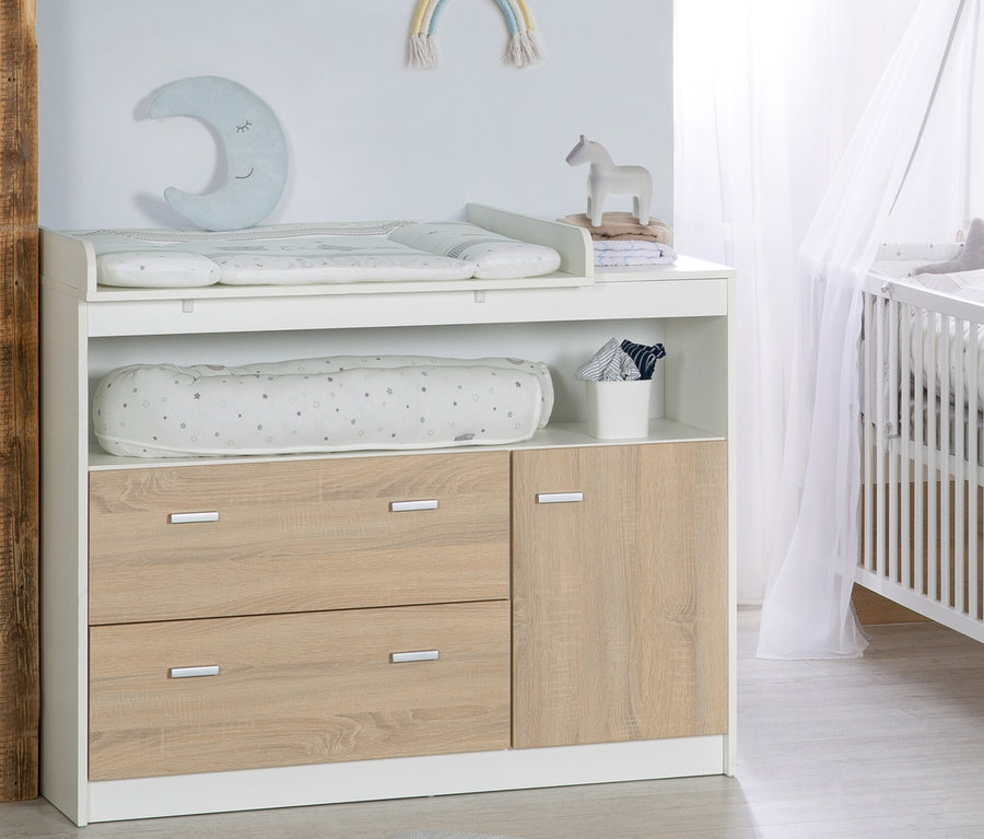 Kinderzimmer mit roba »Gabriella« Kinderzimmerset mit breiter Wickelkommode und Bett.