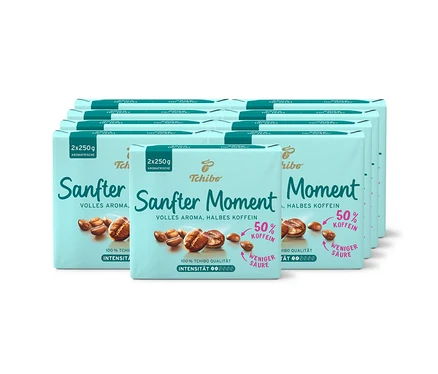 Packungen von Tchibo Sanfter Moment gemahlener Kaffee mit 50% Koffein.