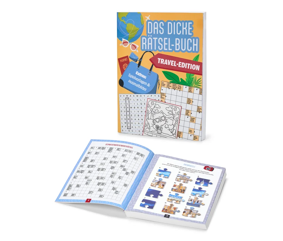 Ein dickes Rätselbuch in der Travel-Edition liegt neben einem aufgeschlagenen Rätselbuch.