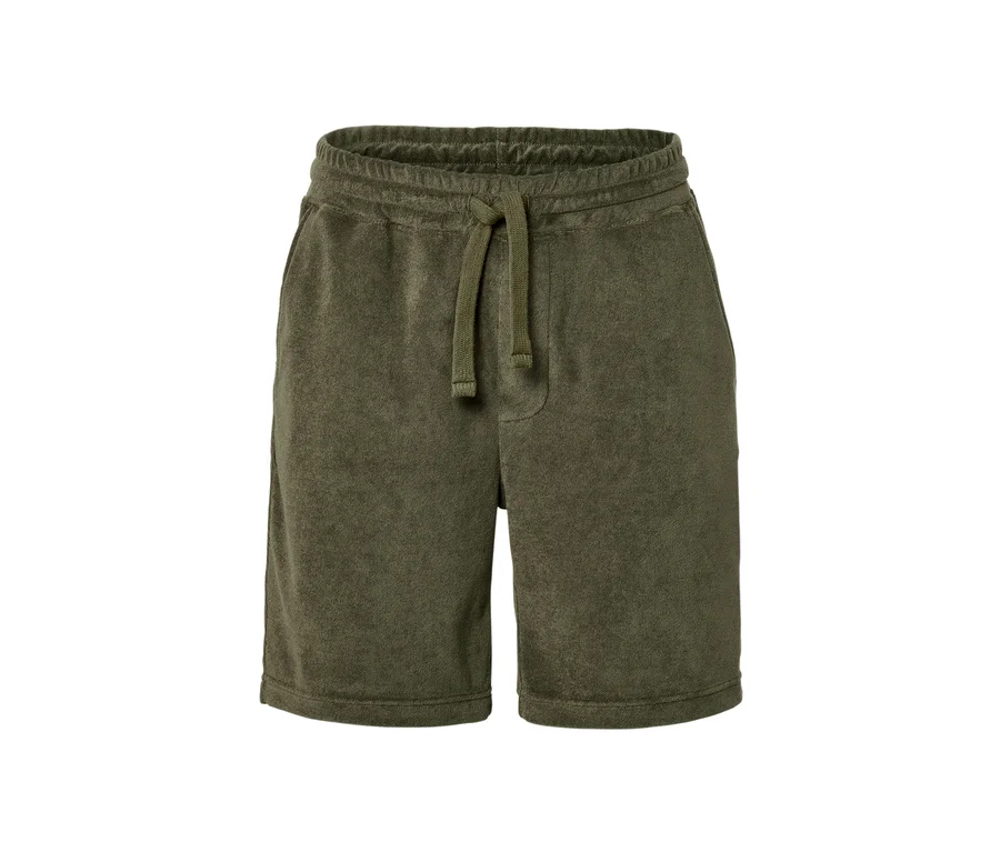 Eine grüne Frottee-Shorts mit Kordelzug.