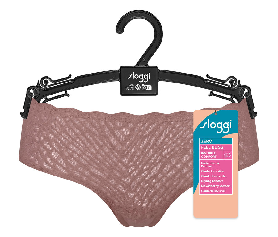 sloggi ZERO Feel Bliss Hipster, cacao, hängt an einem schwarzen Bügel.