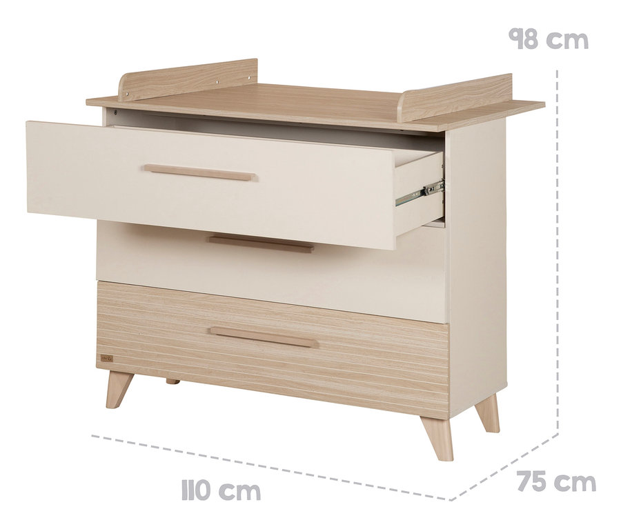 Eine beige und holzfarbene Kommode mit Schubladen, wobei die oberste Schublade geöffnet ist. Roba Set »Sidney« 2-teilig, Kaschmir.