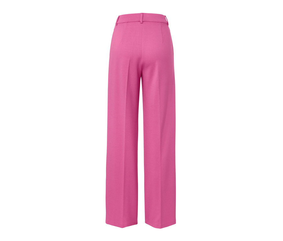Detailaufnahme einer pinken Jerseyhose mit Biese.
