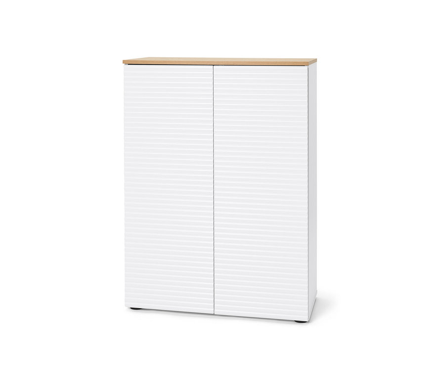 Weißer Schuhschrank mit Holzplatte.