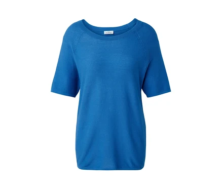 Kobaltblaues Feinstrick-Shirt.