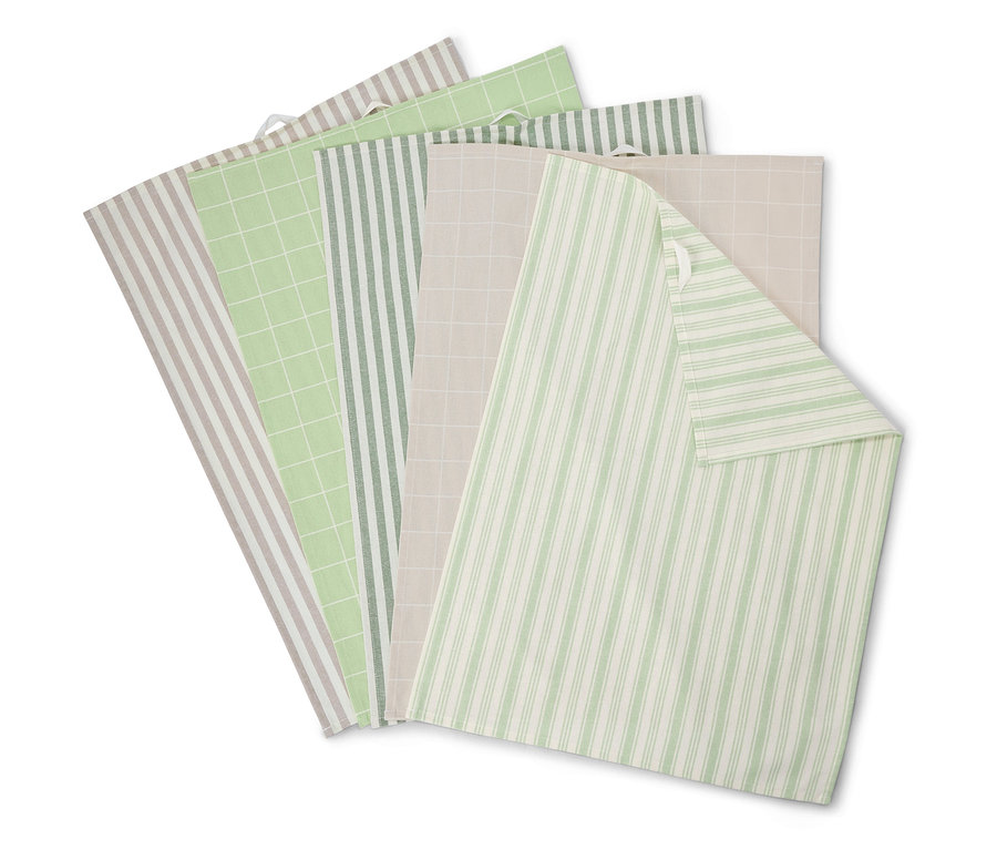 Fünf Stoffservietten liegen gefächert übereinander, mit Streifen- und Karomustern in Grün-, Beige- und Grautönen.