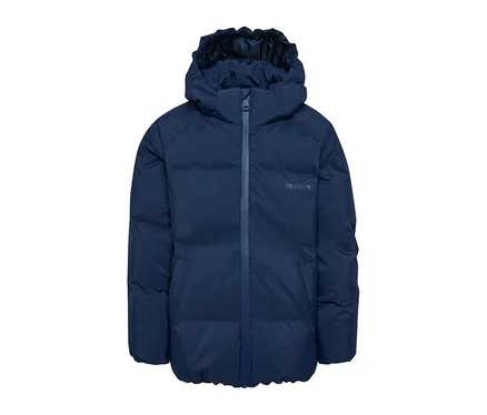 Blaue hummel® HMLJR All Weather Puffer Jacket mit Kapuze und Reißverschluss, mit hummel® Logo auf der rechten Brust.