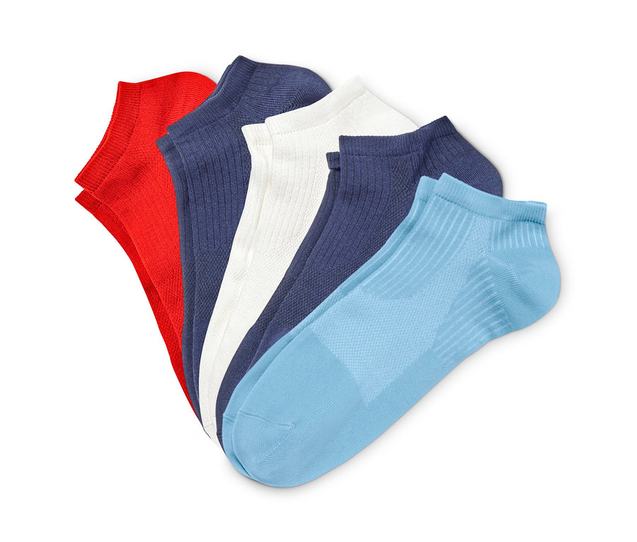 Fünf Paar mehrfarbige Sportsocken.