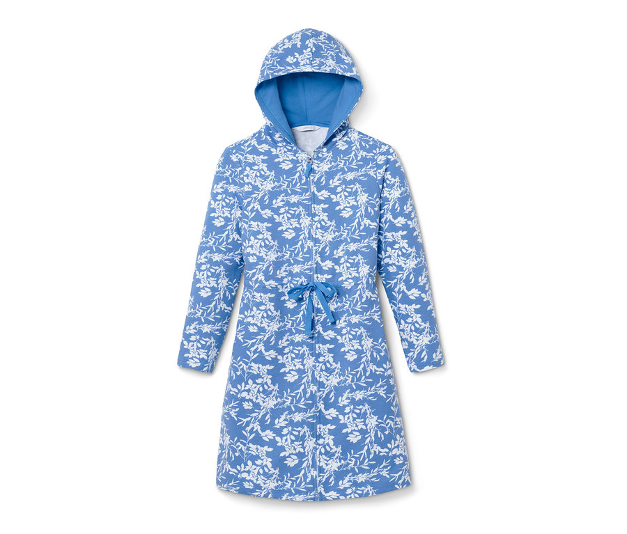 Blauer Morgenmantel mit Kapuze und weißem Blumenmuster.