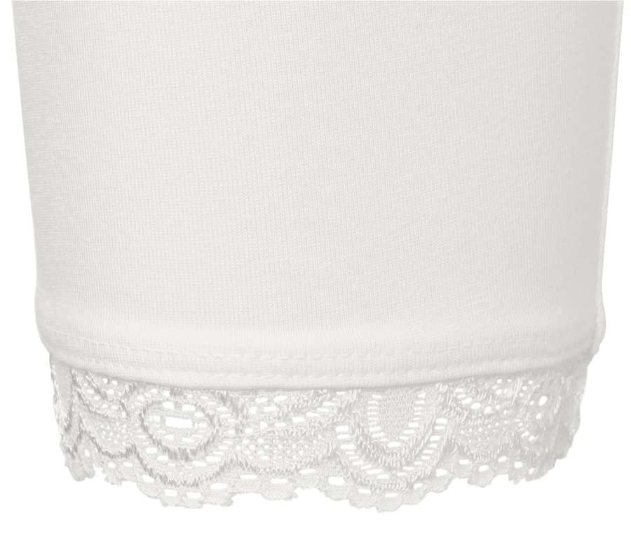 Detailaufnahme einer weißen 3/4-Leggings mit Spitzenborte.