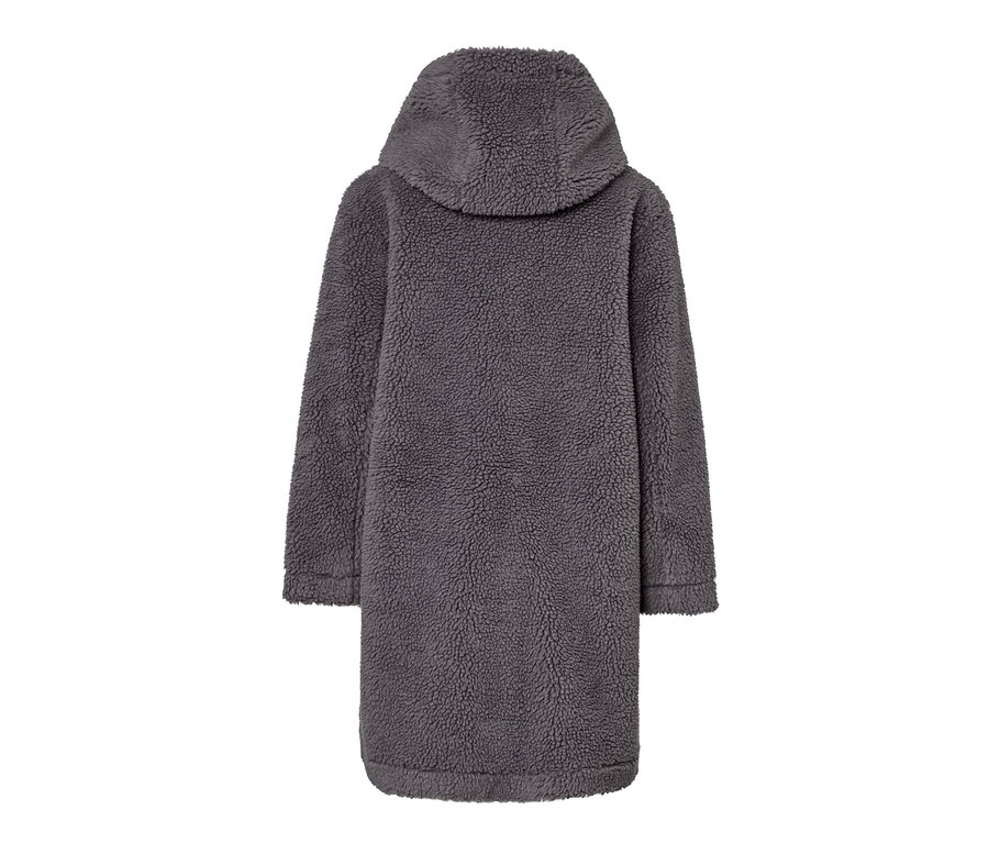 Grauer Teddymantel mit Kapuze von hinten.