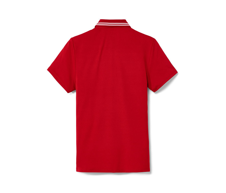 Rückansicht eines roten Kinder-Polo-Funktionsshirts mit weißen Streifen am Kragen.