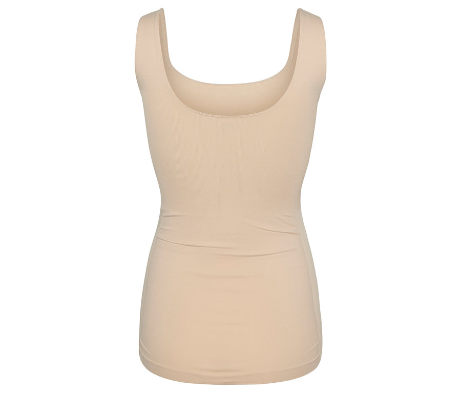 Ein einzelnes, hautfarbenes MAMALICIOUS MLHEAL Tank Top NOOS A. liegt auf einem weißen Hintergrund.