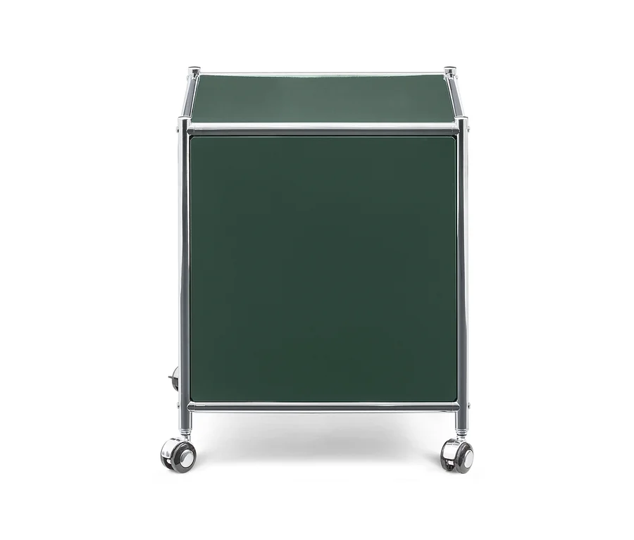 Dunkelgrüner Rollcontainer mit Chromrahmen und vier Rollen, von vorne gezeigt.
