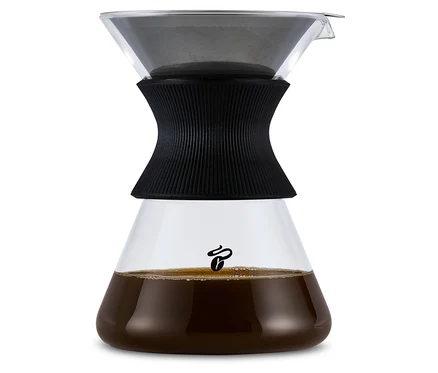 Eine BEEM Pour Over, 0,75 l Glaskaraffe mit Filter und Kaffee.