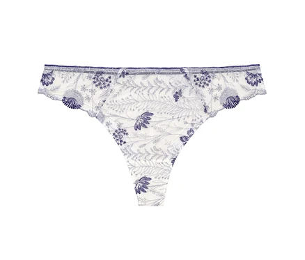 Weißer Passionata Tanga »Chloe« mit blauer Blumenstickerei.